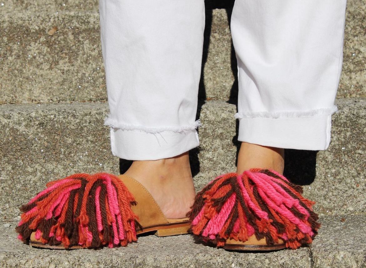 Entrudo | Burgas Slippers with wool fringes pink - Image 7
