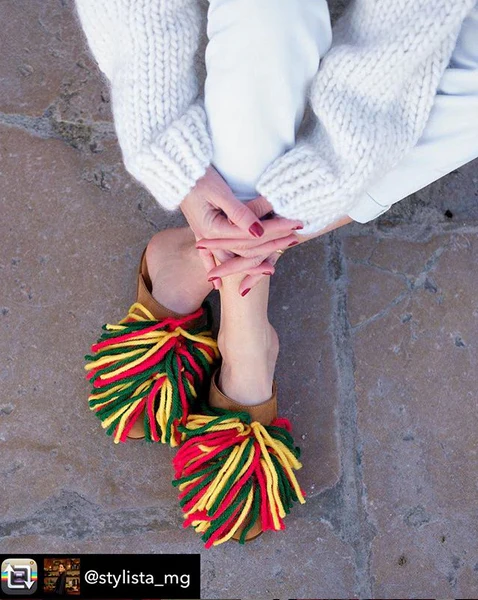 Entrudo | Burgas Slippers with wool fringes yellow - Image 4